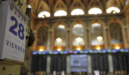 EL IBEX SUBE EL 0,34 % Y SUPERA LOS 10.200 POR PRIMERA VEZ EN TRES SEMANAS